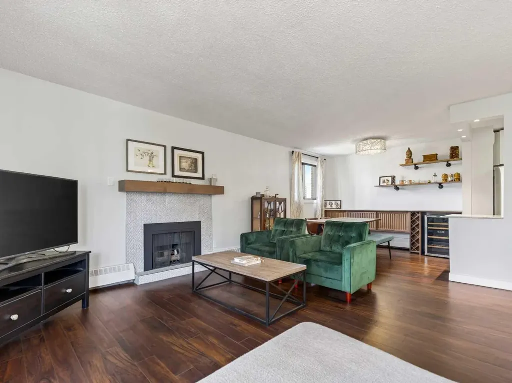 537 14 Avenue SW Calgary AB T2R 0M7