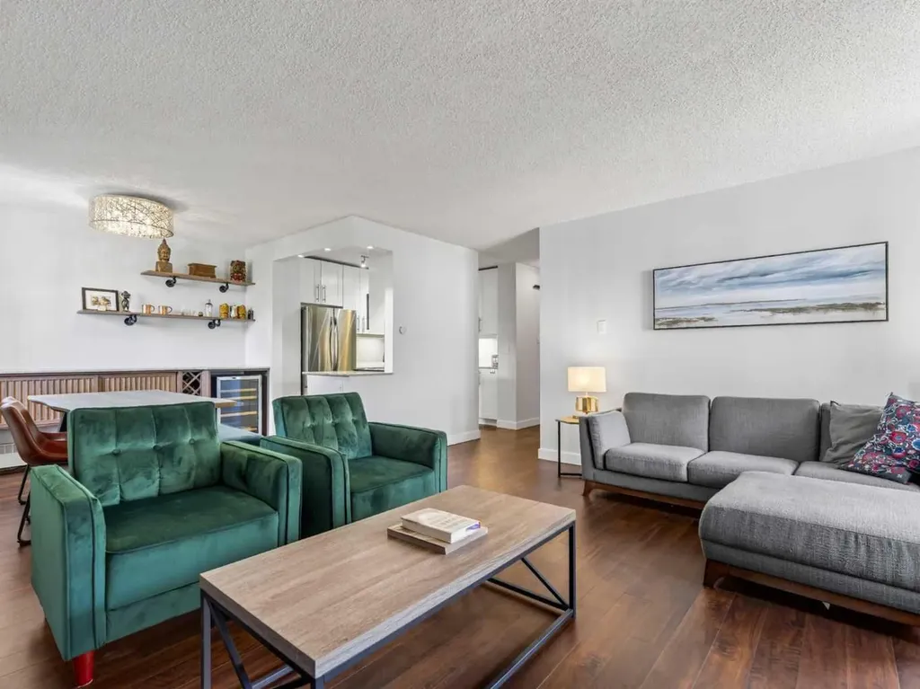 537 14 Avenue SW Calgary AB T2R 0M7