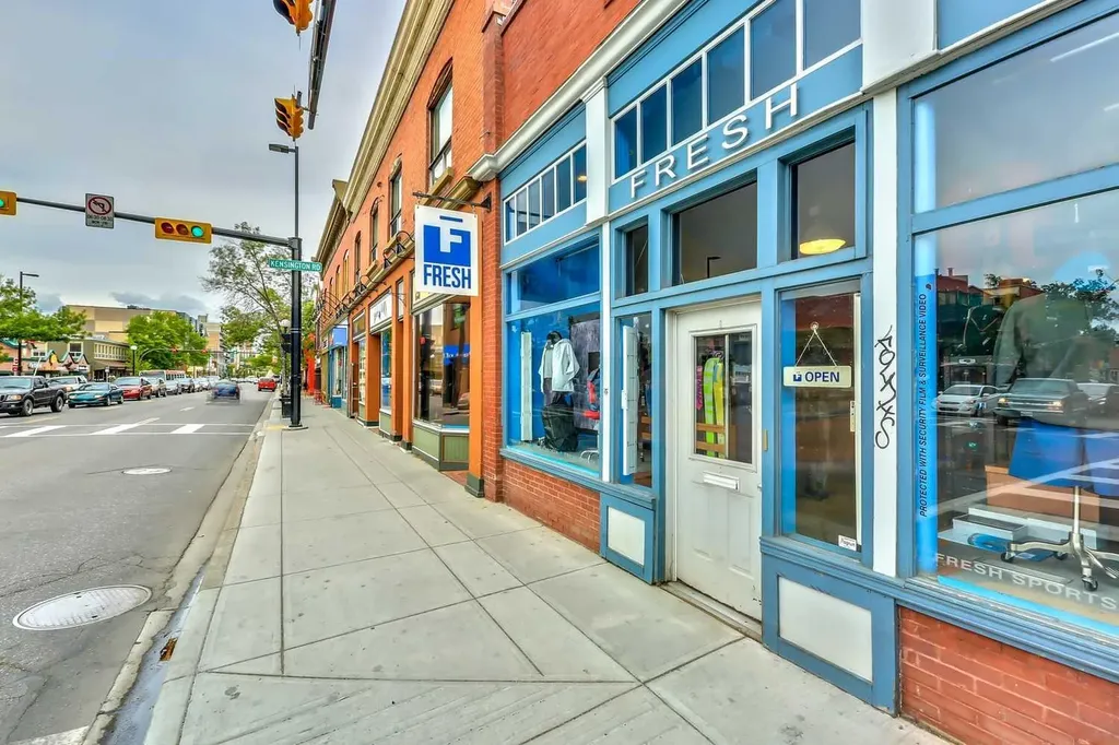 235 9a Street NW Calgary AB T2N 4H7