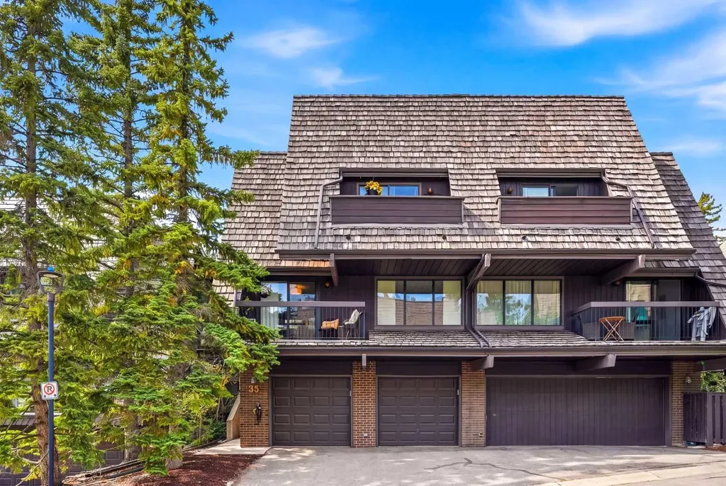 700 Ranch Estates Place NW Calgary AB T3G 1M2