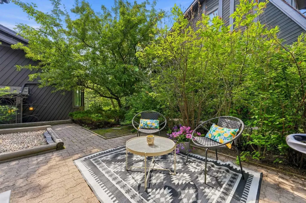 700 Ranch Estates Place NW Calgary AB T3G 1M2