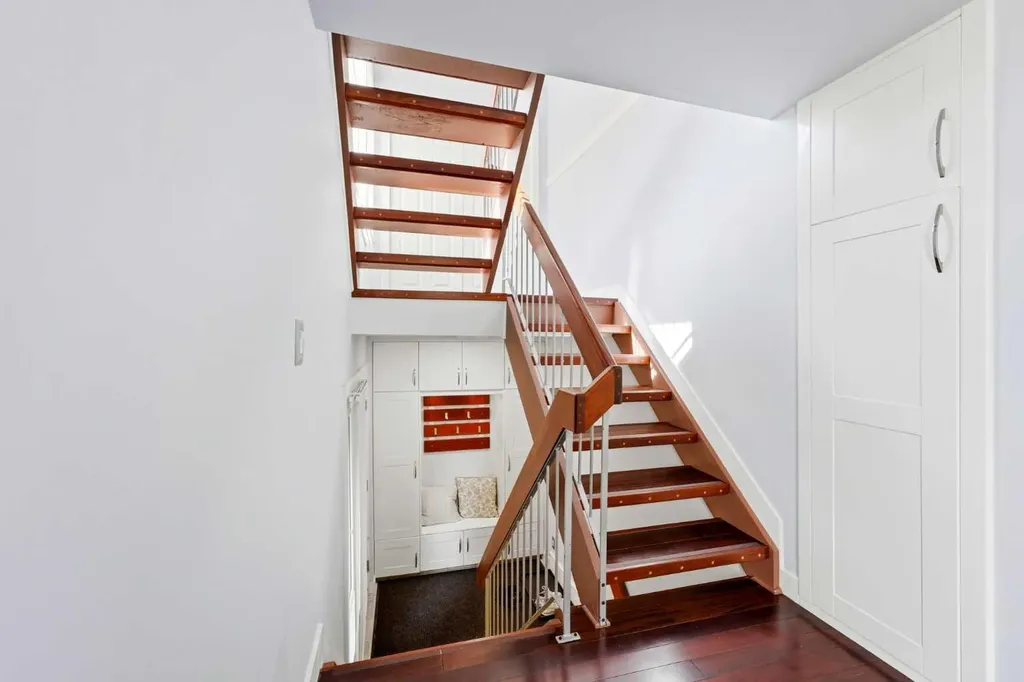 700 Ranch Estates Place NW Calgary AB T3G 1M2