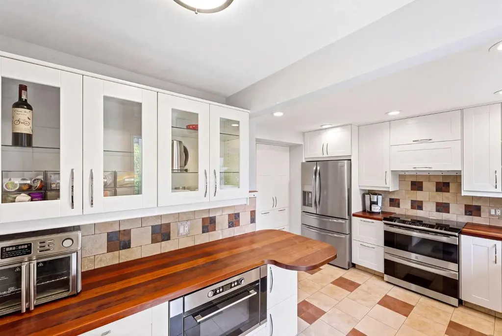 700 Ranch Estates Place NW Calgary AB T3G 1M2