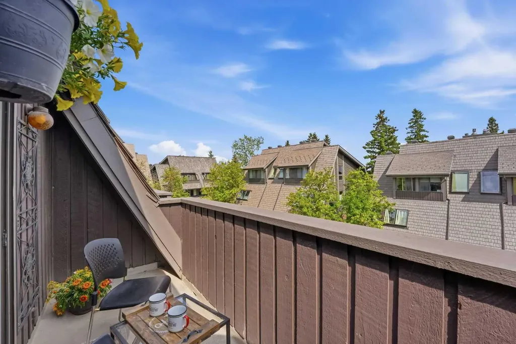 700 Ranch Estates Place NW Calgary AB T3G 1M2