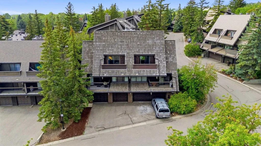 700 Ranch Estates Place NW Calgary AB T3G 1M2