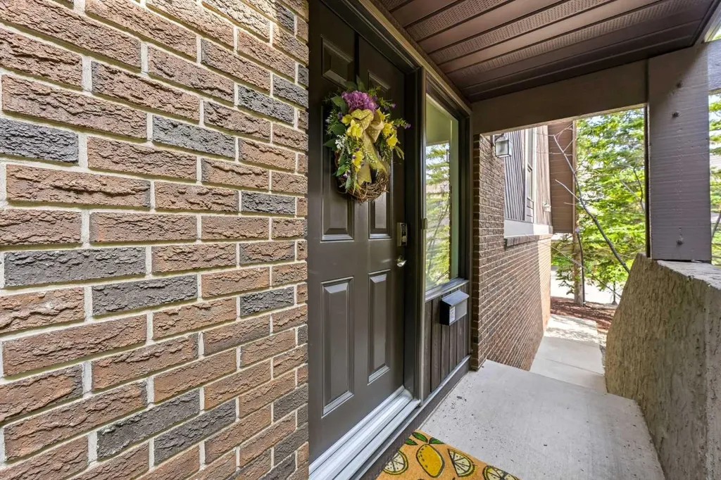 700 Ranch Estates Place NW Calgary AB T3G 1M2