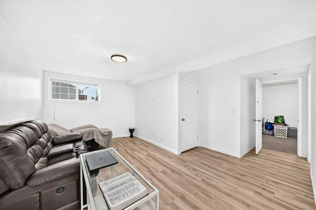 111 Arbour Stone Crescent NW Calgary AB T3G 5A1