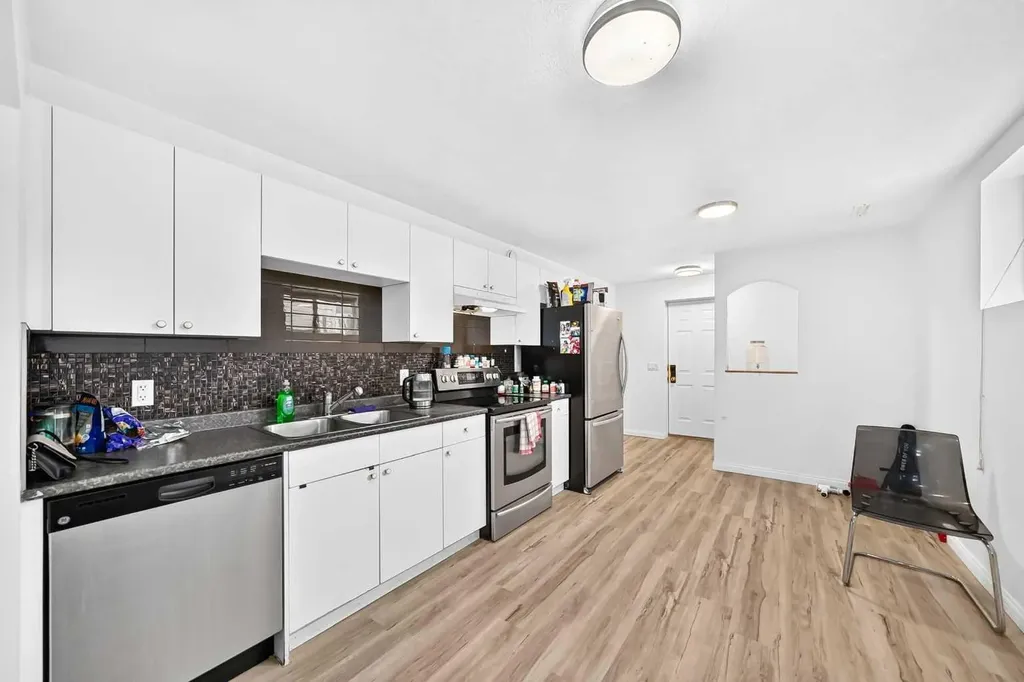111 Arbour Stone Crescent NW Calgary AB T3G 5A1