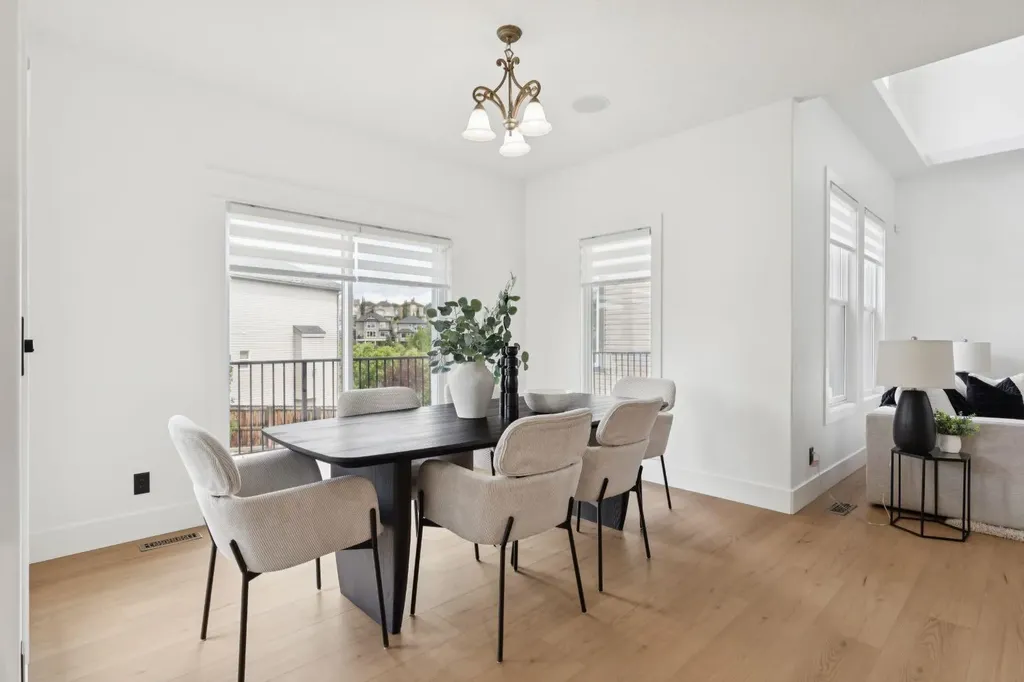 40 Val Gardena Court SW Calgary AB T3H 0L4