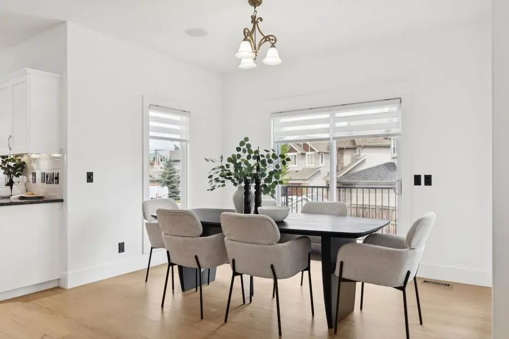 40 Val Gardena Court SW Calgary AB T3H 0L4