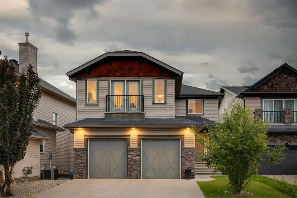 40 Val Gardena Court SW Calgary AB T3H 0L4
