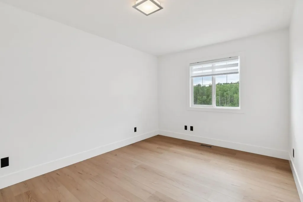 40 Val Gardena Court SW Calgary AB T3H 0L4