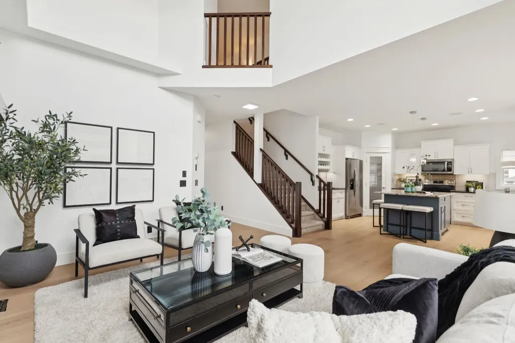 40 Val Gardena Court SW Calgary AB T3H 0L4