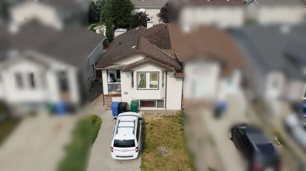 332 Lynx Crescent N Lethbridge AB T1H 6X7