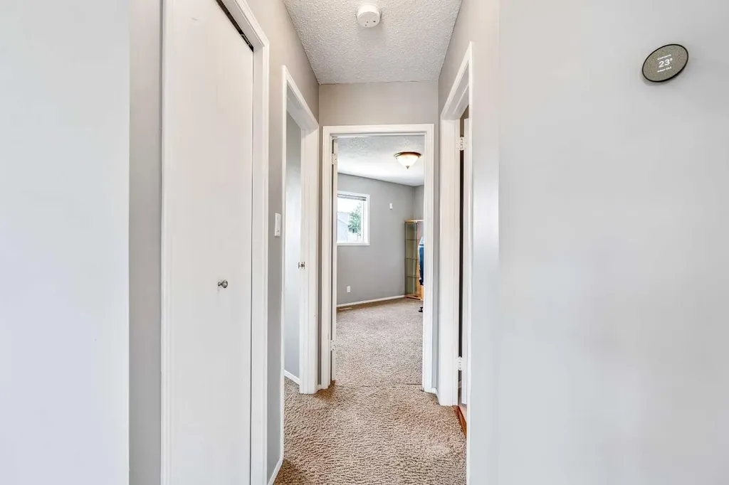 194 Mt Blakiston Road W Lethbridge AB T1K 6M5