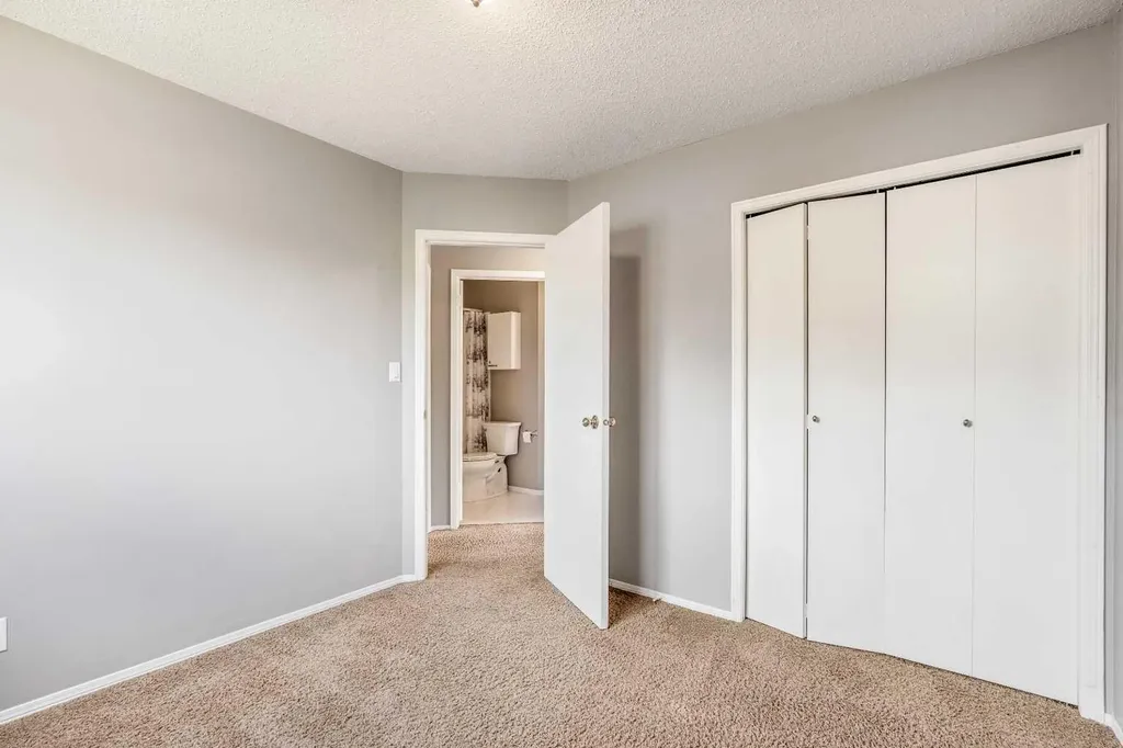 194 Mt Blakiston Road W Lethbridge AB T1K 6M5