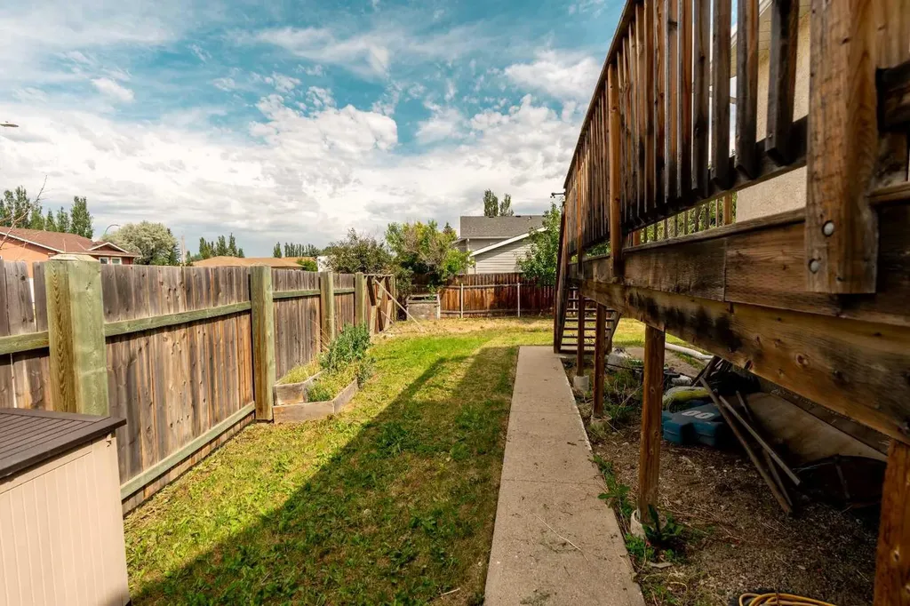 194 Mt Blakiston Road W Lethbridge AB T1K 6M5