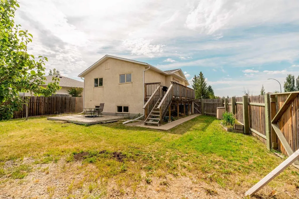 194 Mt Blakiston Road W Lethbridge AB T1K 6M5