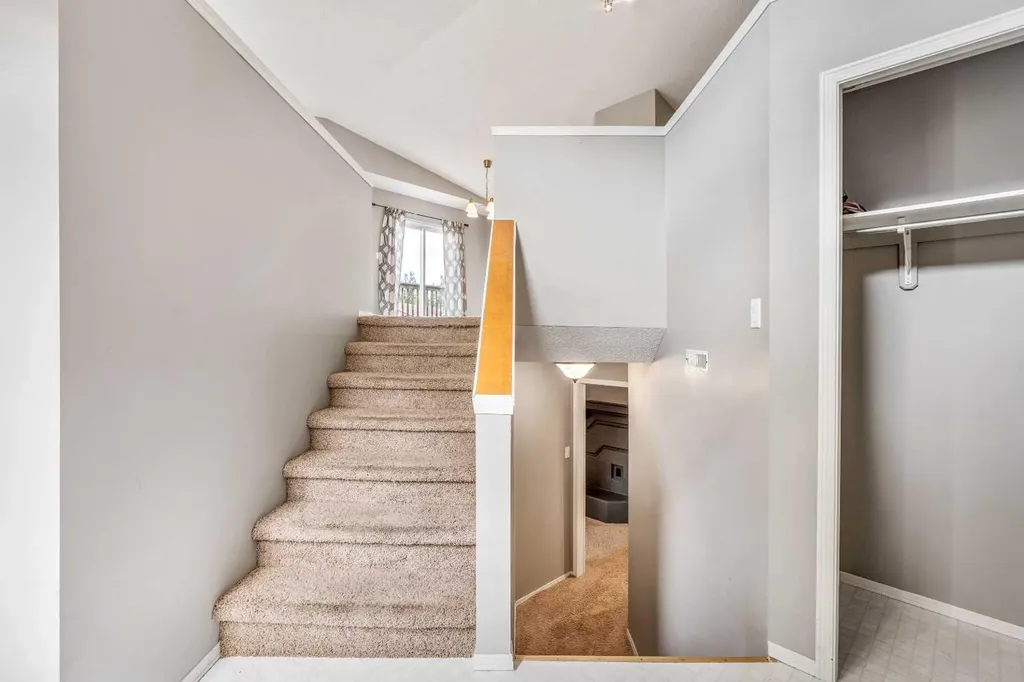 194 Mt Blakiston Road W Lethbridge AB T1K 6M5