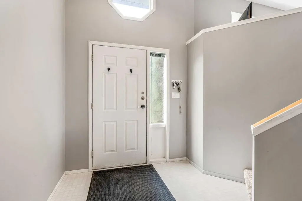 194 Mt Blakiston Road W Lethbridge AB T1K 6M5