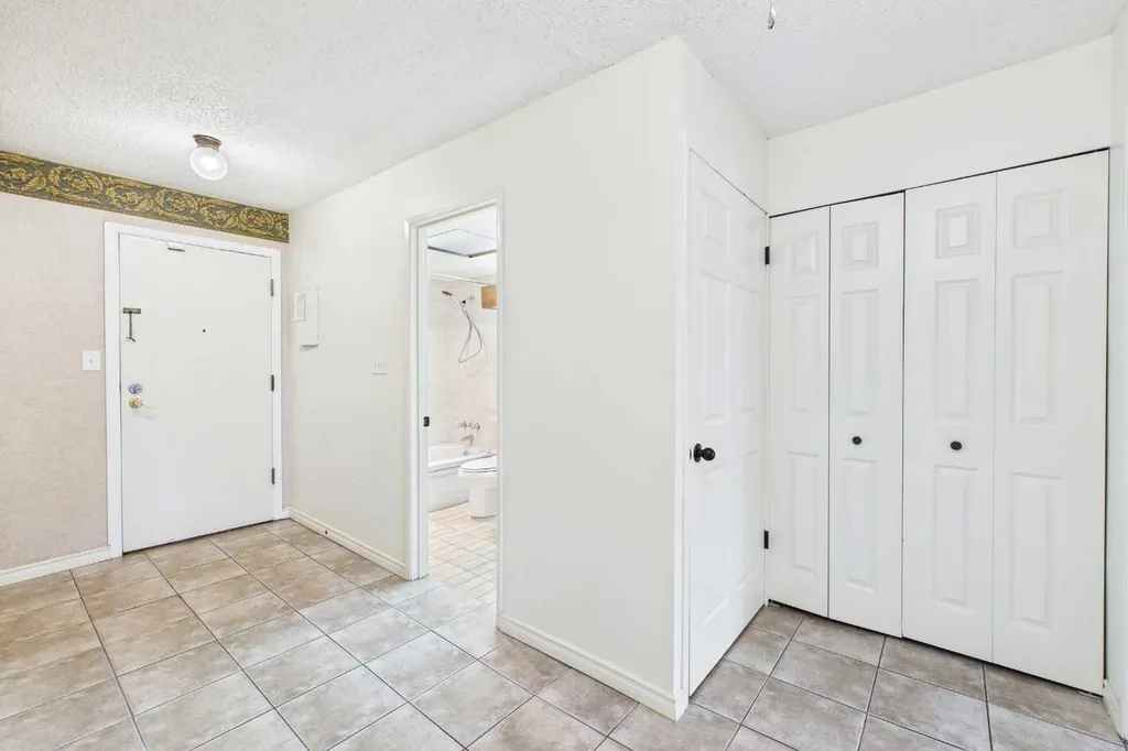 3730 50 Street NW Calgary AB T3A 2V9