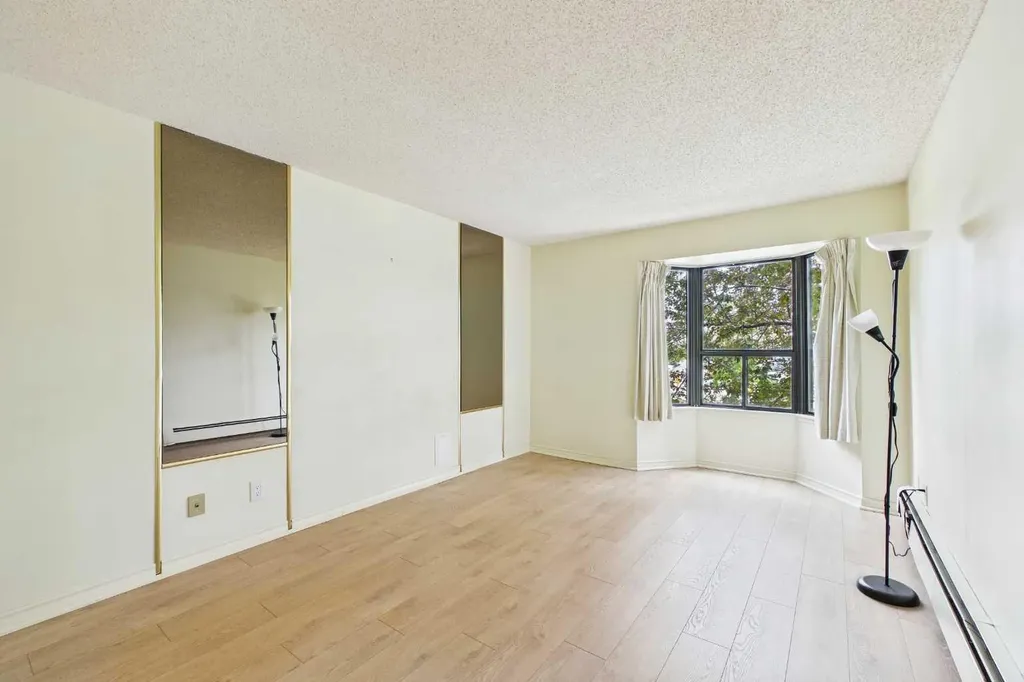 3730 50 Street NW Calgary AB T3A 2V9