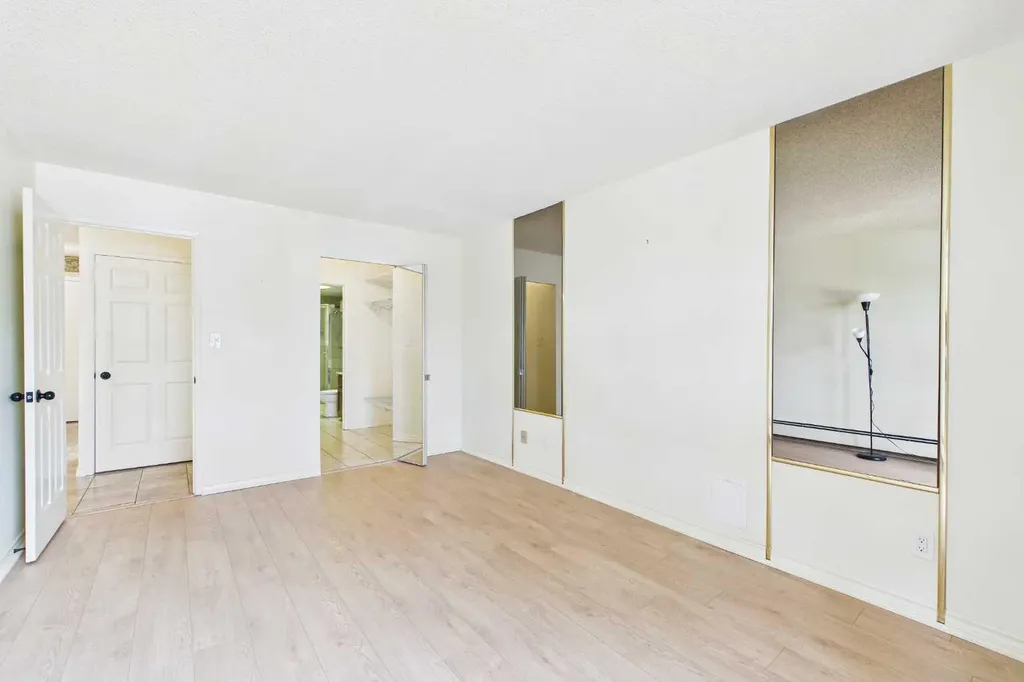3730 50 Street NW Calgary AB T3A 2V9