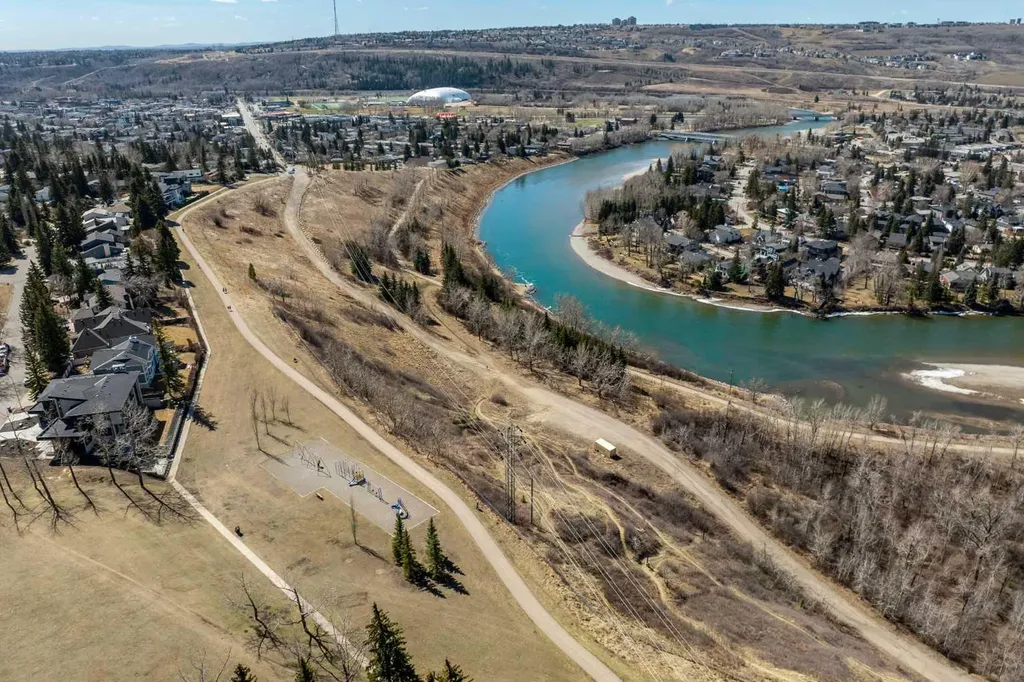 3730 50 Street NW Calgary AB T3A 2V9