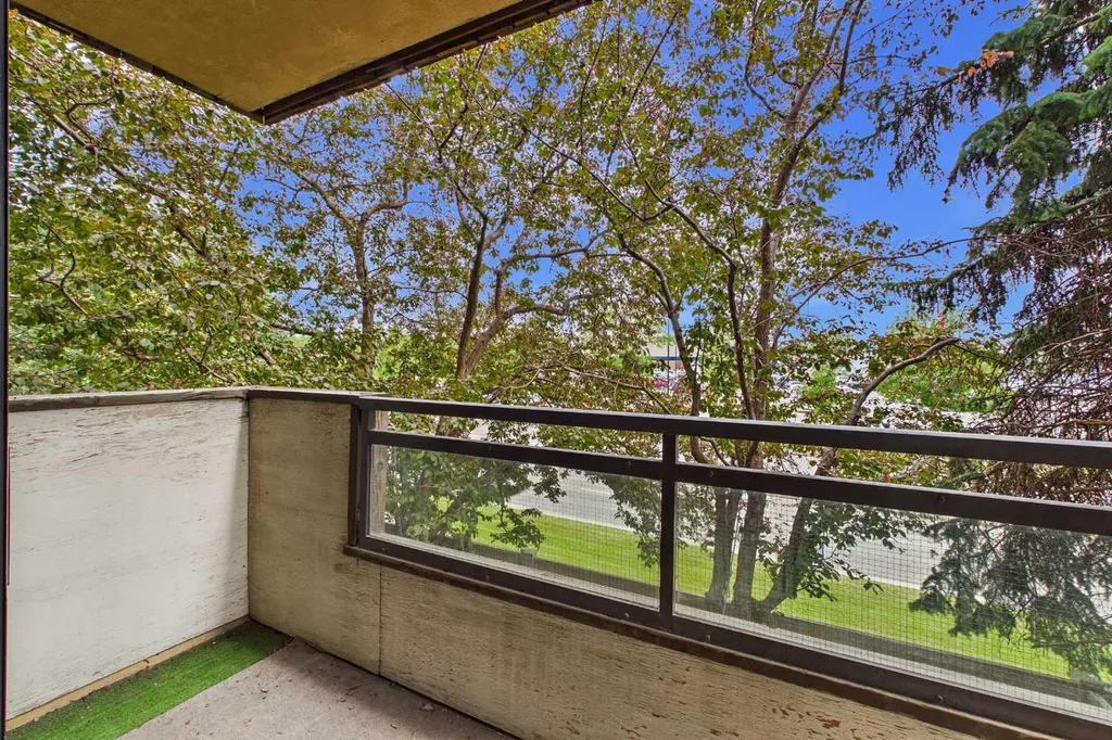 3730 50 Street NW Calgary AB T3A 2V9