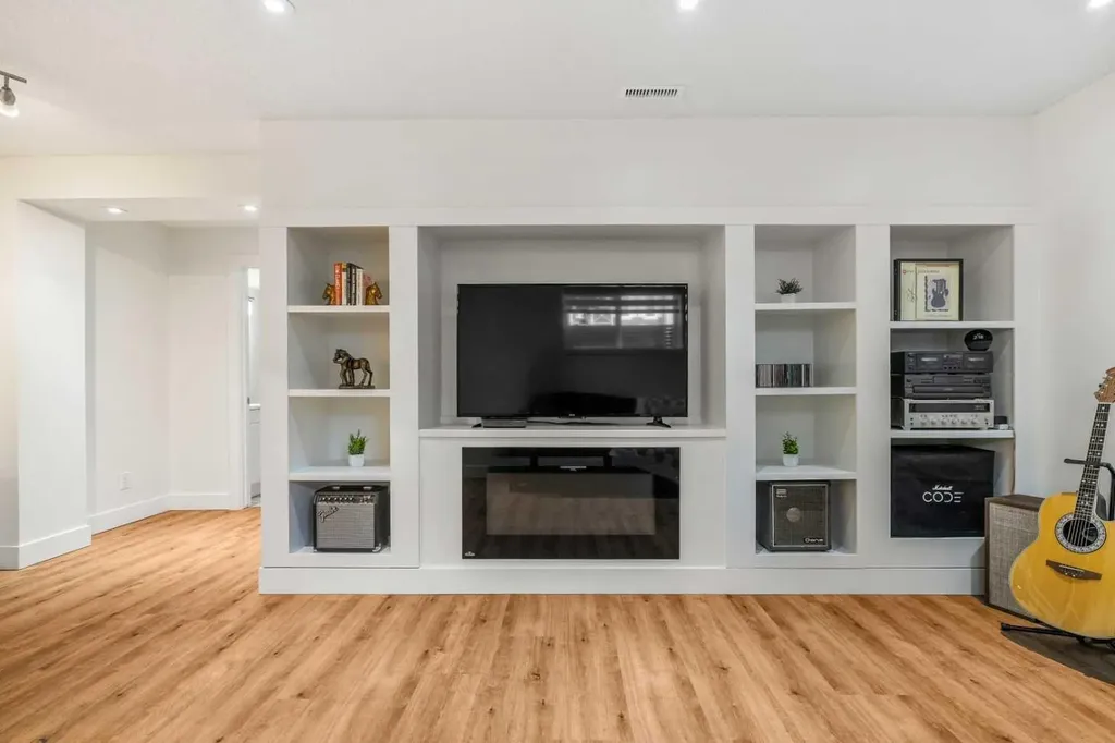 173 Windstone Link SW Airdrie AB T4B 3V8