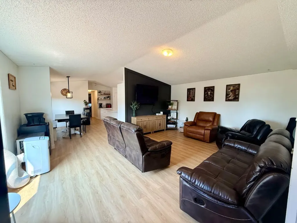 10226 103 Avenue La Crete AB T0H2H0