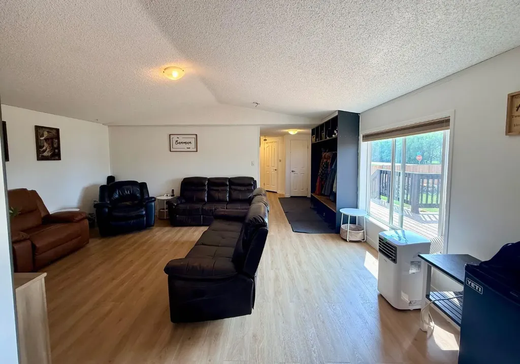 10226 103 Avenue La Crete AB T0H2H0
