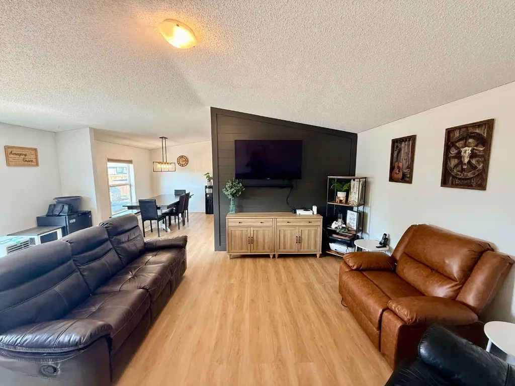 10226 103 Avenue La Crete AB T0H2H0