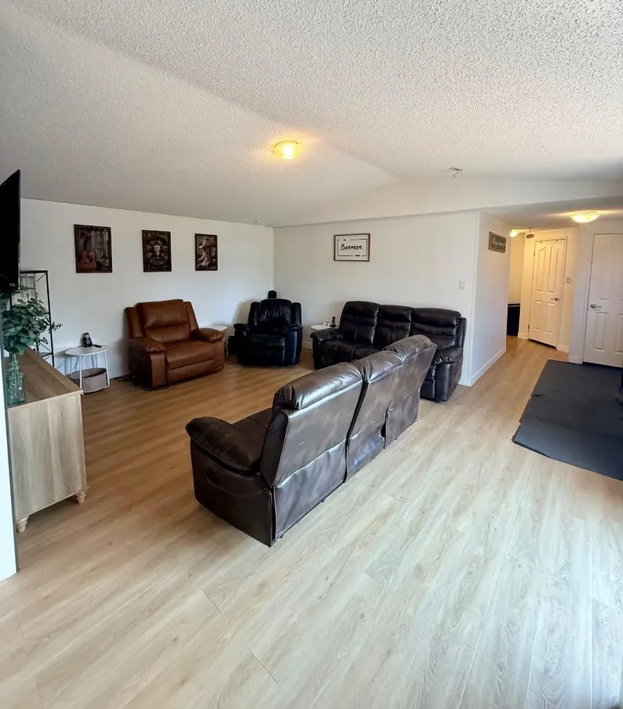 10226 103 Avenue La Crete AB T0H2H0