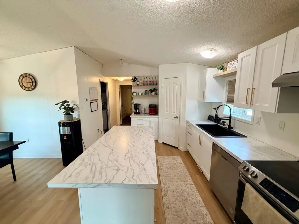 10226 103 Avenue La Crete AB T0H2H0