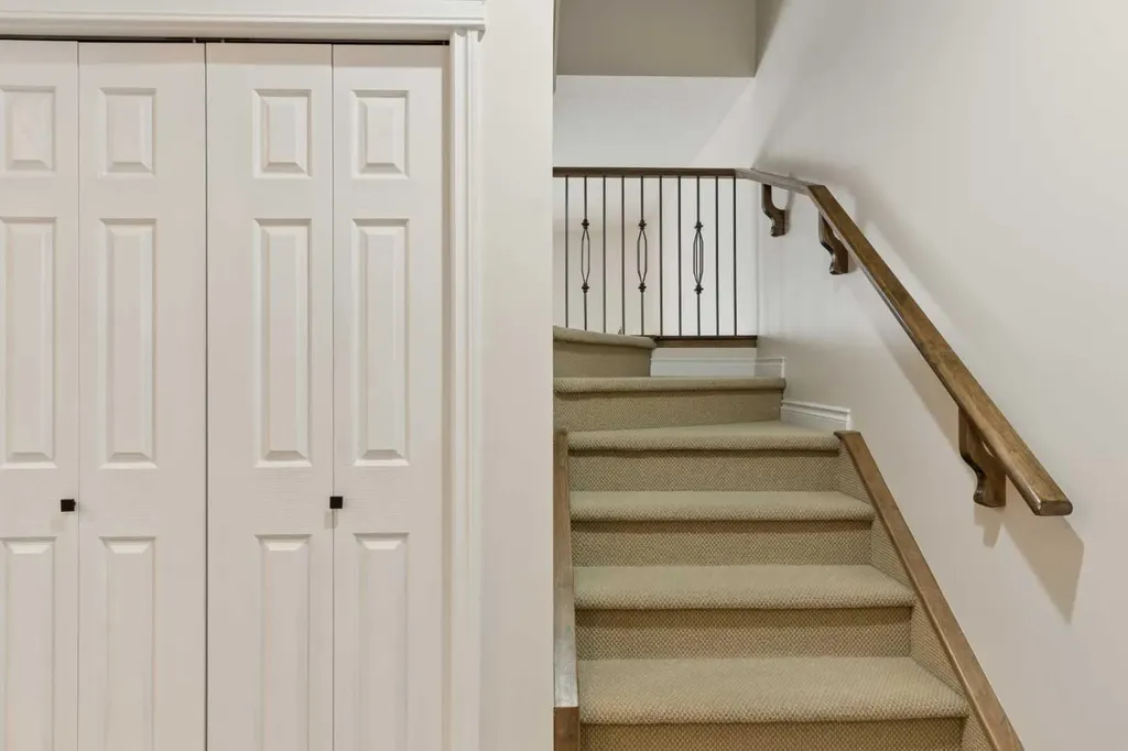 423 13 Avenue NE Calgary AB T2E 1C3