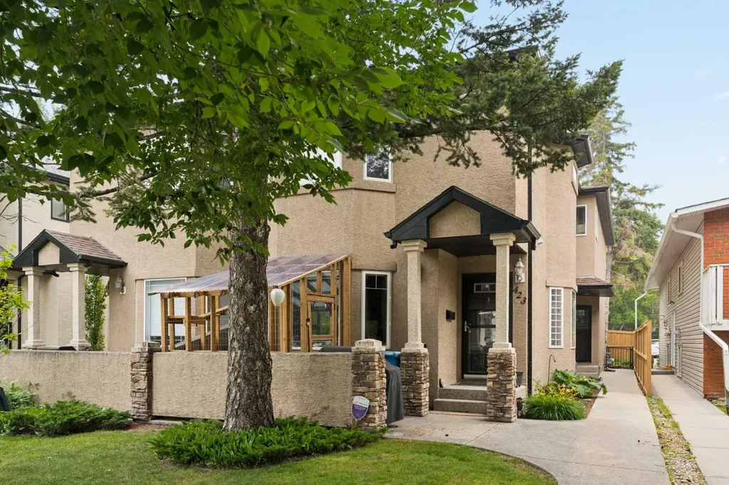 423 13 Avenue NE Calgary AB T2E 1C3