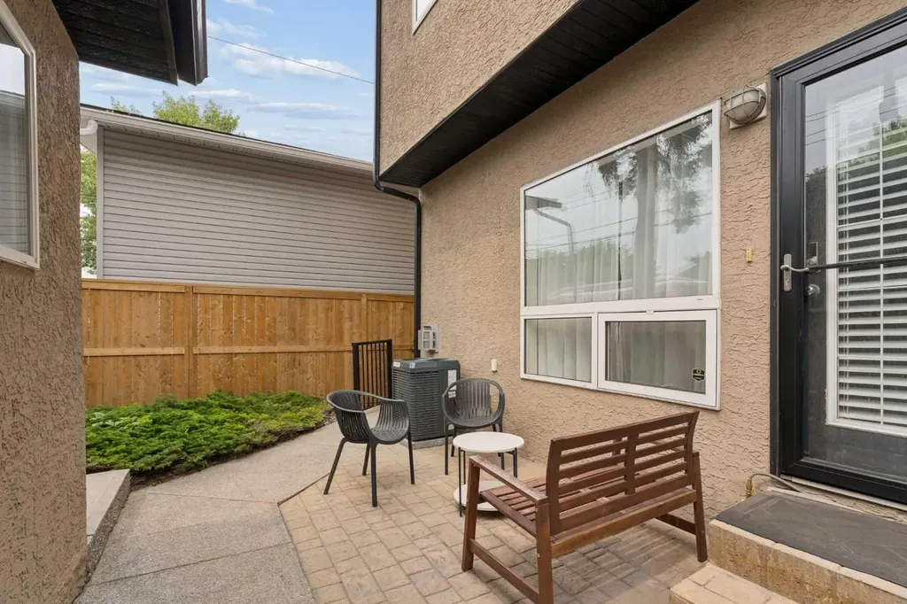 423 13 Avenue NE Calgary AB T2E 1C3