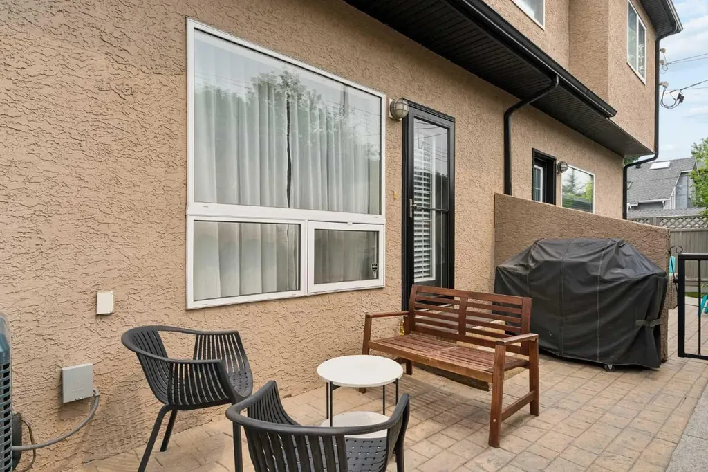 423 13 Avenue NE Calgary AB T2E 1C3