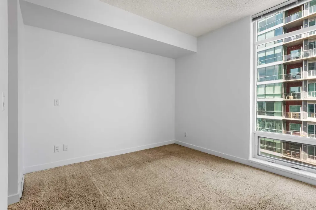215 13 Avenue SW Calgary AB T2R 0V6