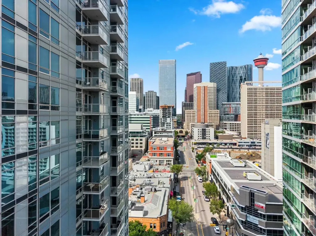 215 13 Avenue SW Calgary AB T2R 0V6