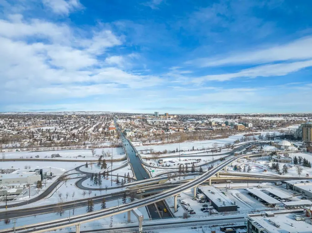 215 13 Avenue SW Calgary AB T2R 0V6