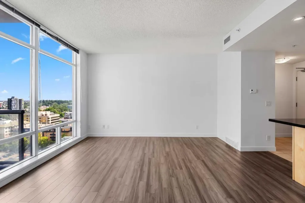 215 13 Avenue SW Calgary AB T2R 0V6