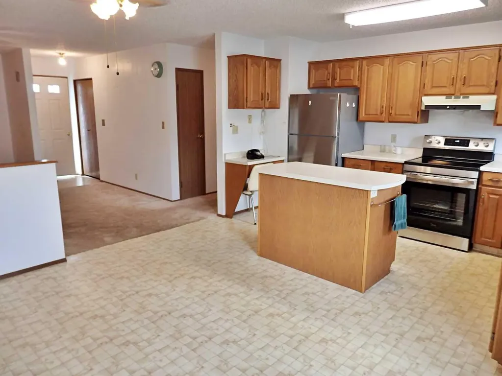 4824 49 Avenue Vermilion AB T9X1T5
