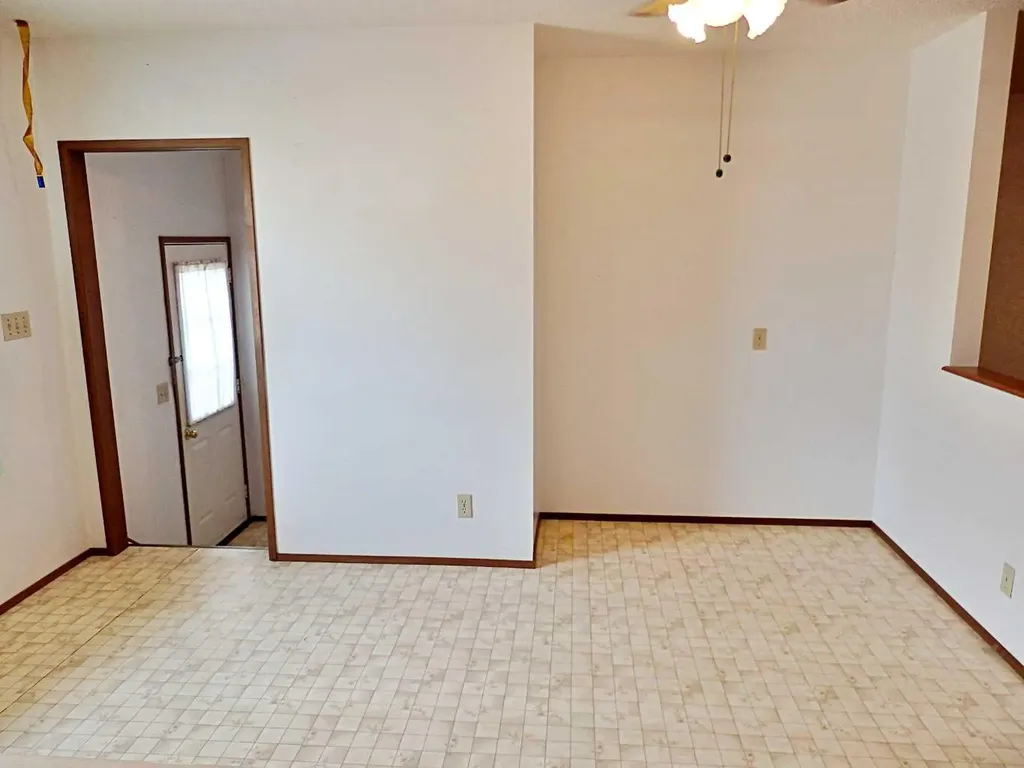 4824 49 Avenue Vermilion AB T9X1T5