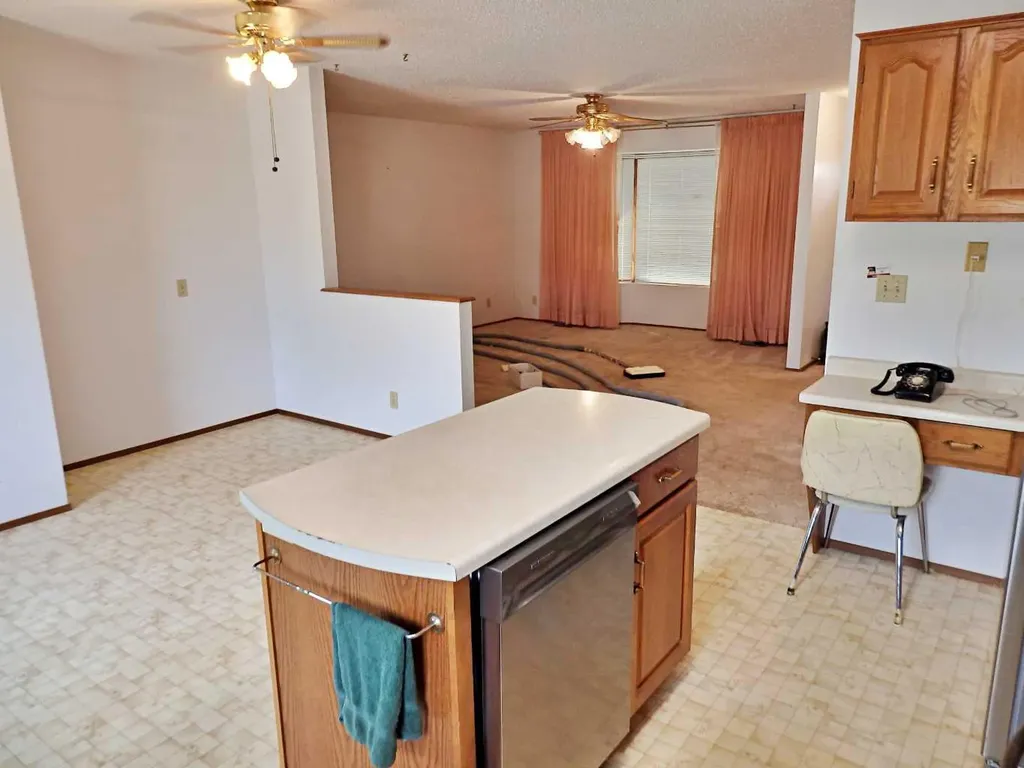 4824 49 Avenue Vermilion AB T9X1T5