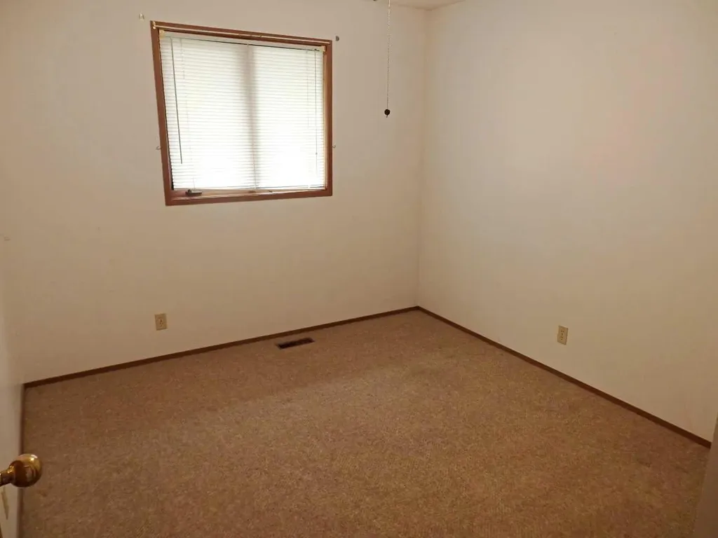 4824 49 Avenue Vermilion AB T9X1T5