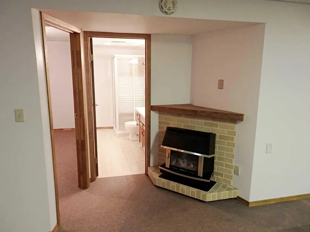 4824 49 Avenue Vermilion AB T9X1T5