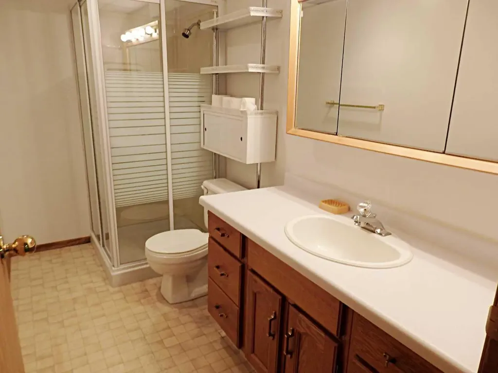4824 49 Avenue Vermilion AB T9X1T5