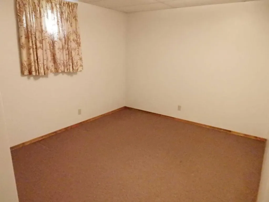 4824 49 Avenue Vermilion AB T9X1T5